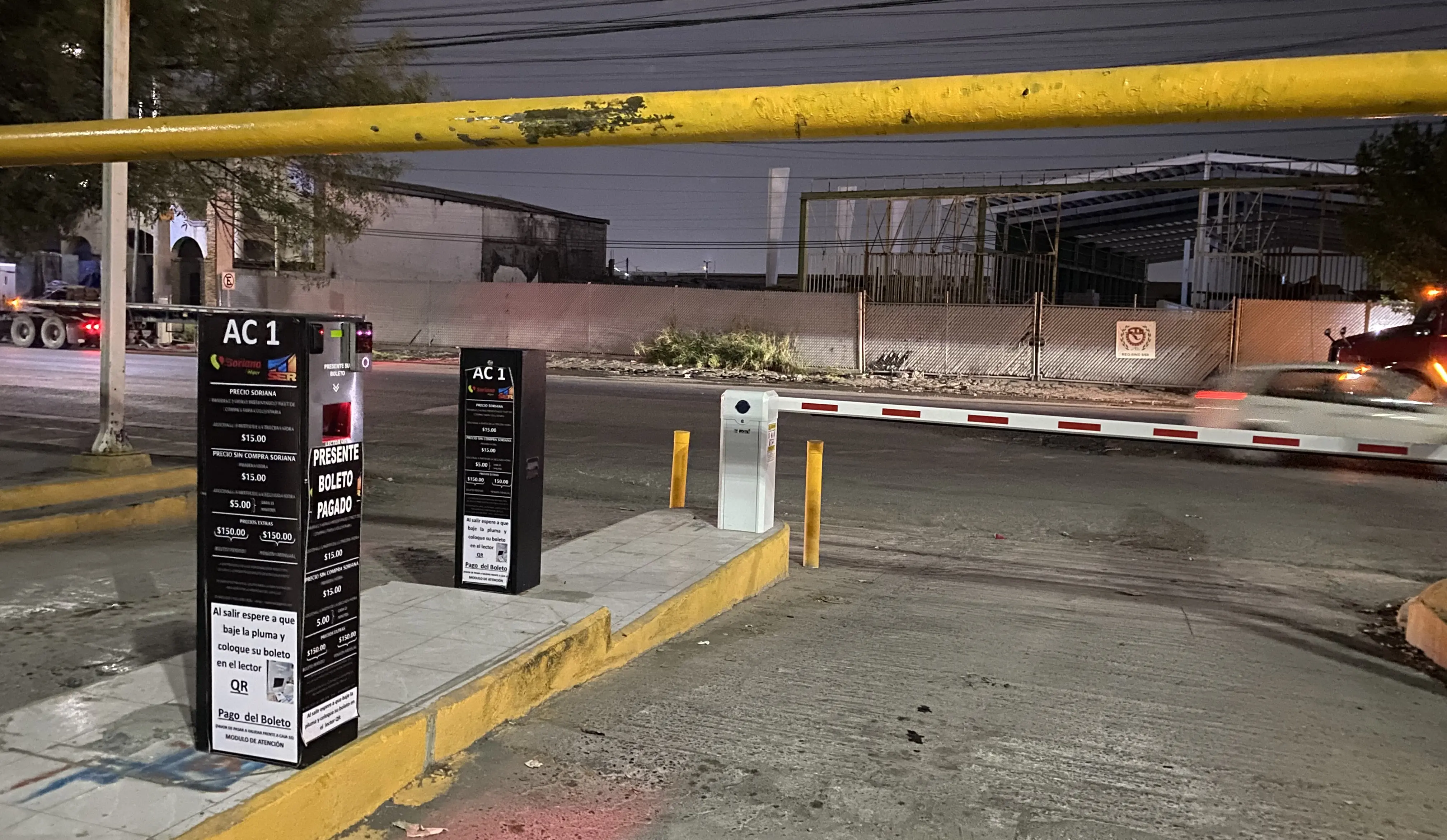 Sistemas automáticos de control de estacionamientos: Red centralizada de carriles con terminales de autopago