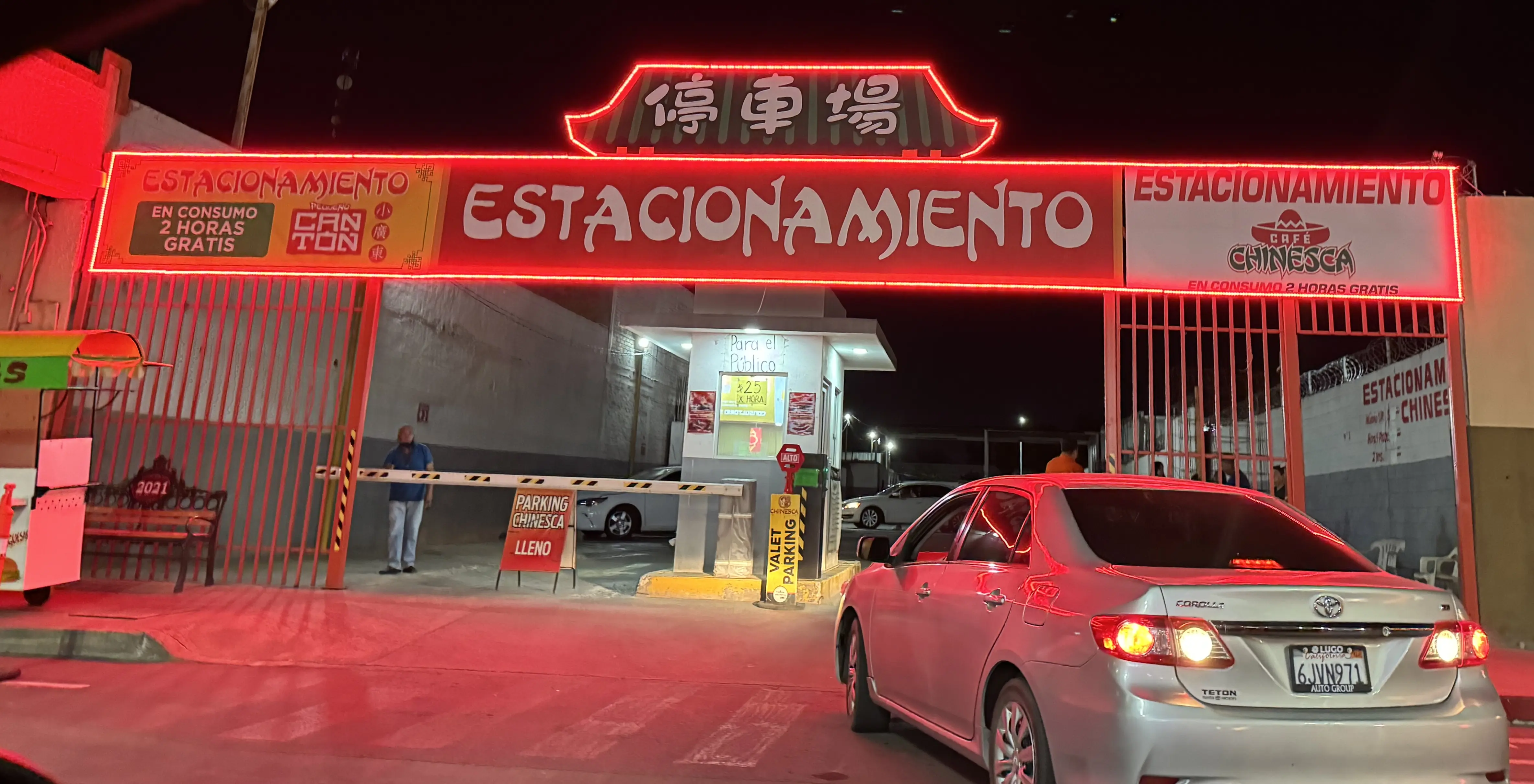 Máquinas de control de parking en Mexicali: Terminales de cobro manual instaladas en caseta de cobro a la salida